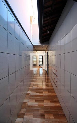 Casa à venda com 237m², 4 quartos e 4 vagasCorredor