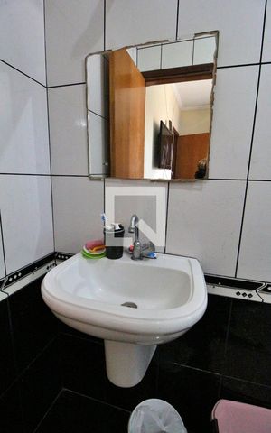Casa à venda com 237m², 4 quartos e 4 vagasBanheiro do Quarto 4 (suíte)