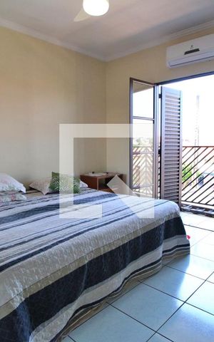 Casa à venda com 237m², 4 quartos e 4 vagasQuarto 3 (suíte)