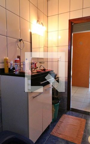 Casa à venda com 237m², 4 quartos e 4 vagasBanheiro do Quarto 3 (suíte)