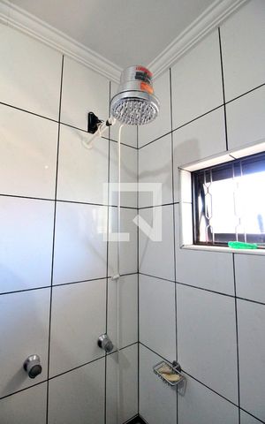 Casa à venda com 237m², 4 quartos e 4 vagasBanheiro do Quarto 4 (suíte)