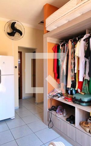 Casa à venda com 237m², 4 quartos e 4 vagasCloset do Quarto 3 (suíte)