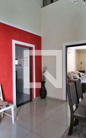 Casa à venda com 237m², 4 quartos e 4 vagasSala de jantar