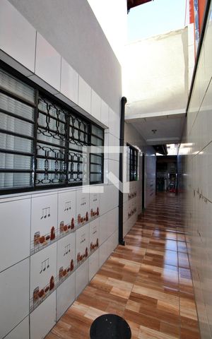 Casa à venda com 237m², 4 quartos e 4 vagasCorredor