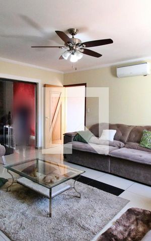Casa à venda com 237m², 4 quartos e 4 vagasSala de estar
