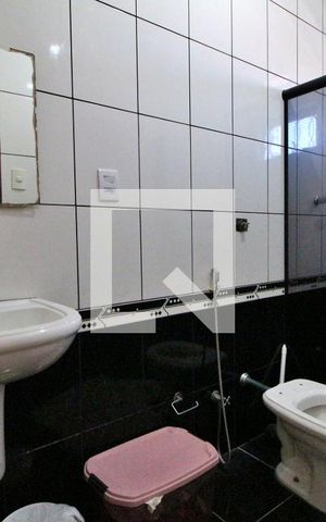 Casa à venda com 237m², 4 quartos e 4 vagasBanheiro do Quarto 4 (suíte)