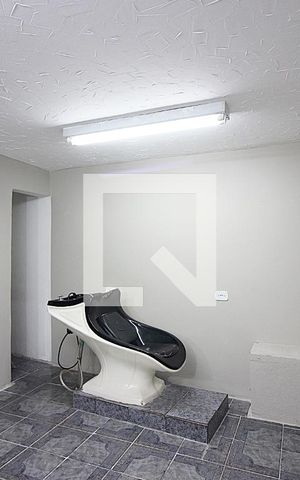 Casa para alugar com 92m², 2 quartos e sem vagaEscritório