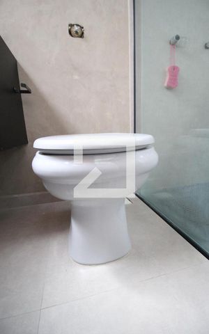 Casa para alugar com 170m², 3 quartos e 2 vagasBanheiro da Suíte