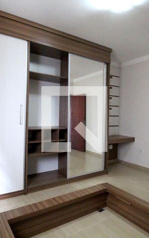 Casa para alugar com 170m², 3 quartos e 2 vagasQuarto 1