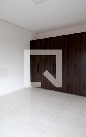 Casa para alugar com 170m², 3 quartos e 2 vagasSuíte