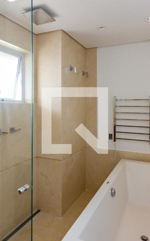 Apartamento para alugar com 134m², 2 quartos e 3 vagas Apartamento para alugar com 134m², 2 quartos e 3 vagasBanheiro da Suíte 1