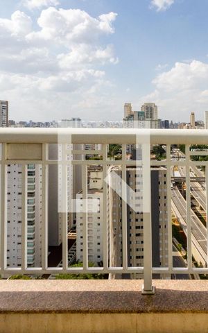 Apartamento para alugar com 134m², 2 quartos e 3 vagas Apartamento para alugar com 134m², 2 quartos e 3 vagasVaranda da Suíte 1