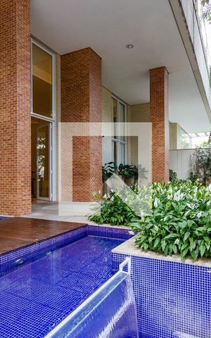 Apartamento para alugar com 134m², 2 quartos e 3 vagas Apartamento para alugar com 134m², 2 quartos e 3 vagasFachada