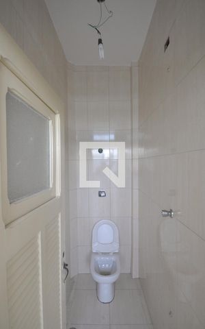 Apartamento para alugar com 84m², 2 quartos e 1 vaga Apartamento para alugar com 84m², 2 quartos e 1 vagaBanheiro de Serviço