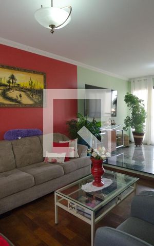 Apartamento à venda com 185m², 3 quartos e 4 vagas Apartamento à venda com 185m², 3 quartos e 4 vagasSala