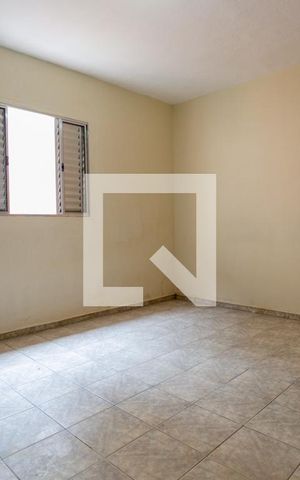 Casa para alugar com 80m², 1 quarto e 4 vagas Casa para alugar com 80m², 1 quarto e 4 vagasQuarto