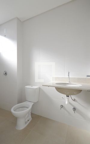 Apartamento para alugar com 67m², 2 quartos e 1 vaga Apartamento para alugar com 67m², 2 quartos e 1 vagaBanheiro da suíte