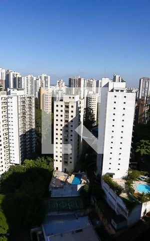 Apartamento para alugar com 200m², 3 quartos e 3 vagas Apartamento para alugar com 200m², 3 quartos e 3 vagasVista