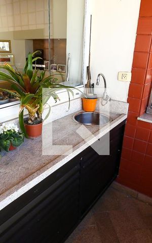 Apartamento para alugar com 200m², 3 quartos e 3 vagas Apartamento para alugar com 200m², 3 quartos e 3 vagasVaranda