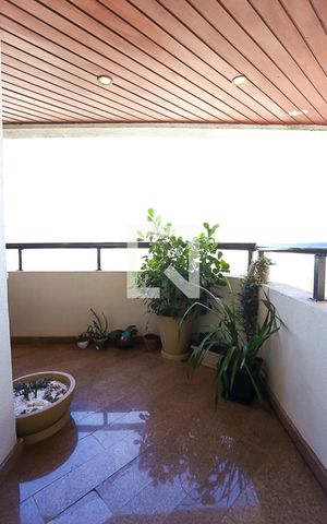 Apartamento para alugar com 200m², 3 quartos e 3 vagas Apartamento para alugar com 200m², 3 quartos e 3 vagasVaranda
