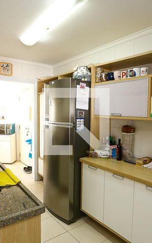Apartamento para alugar com 200m², 3 quartos e 3 vagas Apartamento para alugar com 200m², 3 quartos e 3 vagasCozinha