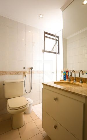 Apartamento para alugar com 200m², 3 quartos e 3 vagas Apartamento para alugar com 200m², 3 quartos e 3 vagasBanheiro do Quarto 2