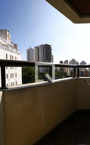 Apartamento para alugar com 200m², 3 quartos e 3 vagas Apartamento para alugar com 200m², 3 quartos e 3 vagasVaranda