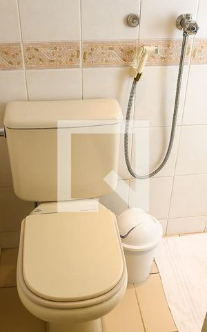 Apartamento para alugar com 200m², 3 quartos e 3 vagas Apartamento para alugar com 200m², 3 quartos e 3 vagasBanheiro do Quarto 2