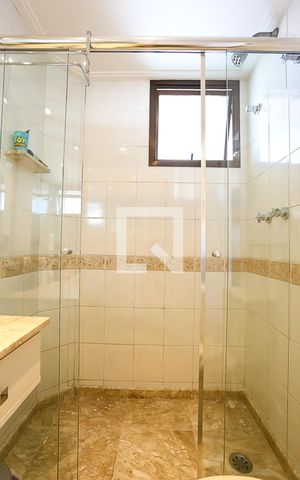 Apartamento para alugar com 200m², 3 quartos e 3 vagas Apartamento para alugar com 200m², 3 quartos e 3 vagasBanheiro do Quarto 3