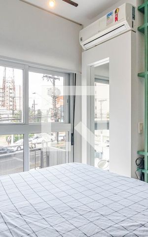 Studio à venda com 36m², 1 quarto e 1 vaga Studio à venda com 36m², 1 quarto e 1 vagaStudio