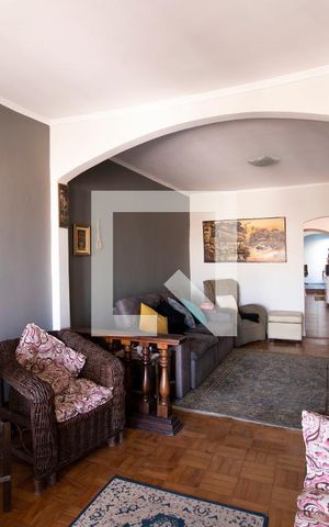 Casa à venda com 230m², 3 quartos e 2 vagas Casa à venda com 230m², 3 quartos e 2 vagasSala de Estar