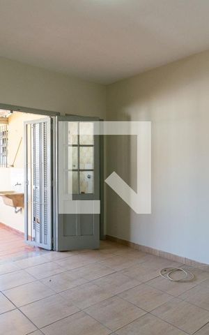 Casa à venda com 160m², 3 quartos e 2 vagas Casa à venda com 160m², 3 quartos e 2 vagasSuíte