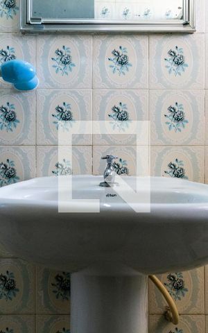 Casa à venda com 160m², 3 quartos e 2 vagas Casa à venda com 160m², 3 quartos e 2 vagasBanheiro