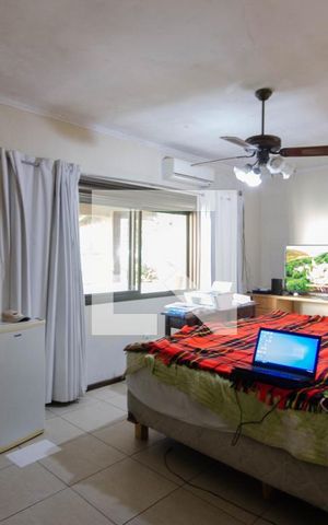 Casa à venda com 356m², 4 quartos e 4 vagas Casa à venda com 356m², 4 quartos e 4 vagasQuarto 3 - Suíte