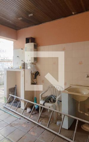 Casa à venda com 356m², 4 quartos e 4 vagas Casa à venda com 356m², 4 quartos e 4 vagasÁrea Externa