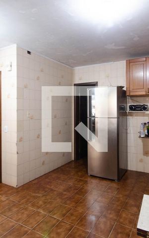 Casa à venda com 356m², 4 quartos e 4 vagas Casa à venda com 356m², 4 quartos e 4 vagasCozinha