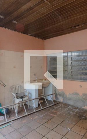 Casa à venda com 356m², 4 quartos e 4 vagas Casa à venda com 356m², 4 quartos e 4 vagasÁrea Serviço