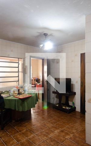 Casa à venda com 356m², 4 quartos e 4 vagas Casa à venda com 356m², 4 quartos e 4 vagasCozinha