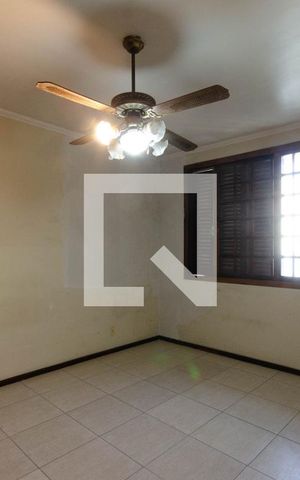 Casa à venda com 356m², 4 quartos e 4 vagas Casa à venda com 356m², 4 quartos e 4 vagasQuarto 2