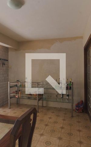 Casa à venda com 356m², 4 quartos e 4 vagas Casa à venda com 356m², 4 quartos e 4 vagasSala de Jantar