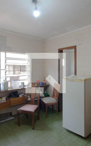 Casa à venda com 356m², 4 quartos e 4 vagas Casa à venda com 356m², 4 quartos e 4 vagasLavanderia