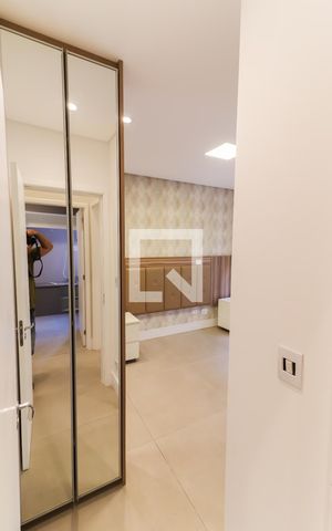 Apartamento à venda com 220m², 3 quartos e 3 vagas Apartamento à venda com 220m², 3 quartos e 3 vagasQuarto 2 - Suite
