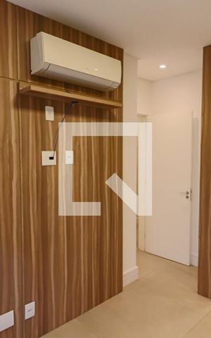 Apartamento à venda com 220m², 3 quartos e 3 vagas Apartamento à venda com 220m², 3 quartos e 3 vagasQuarto 2 - Suite