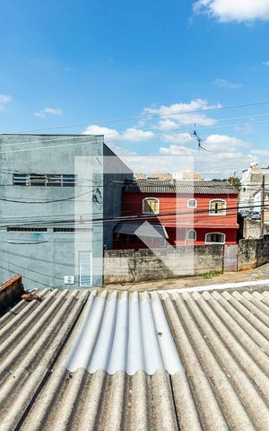 Casa à venda com 150m², 5 quartos e 4 vagas Casa à venda com 150m², 5 quartos e 4 vagasVista do quarto 2