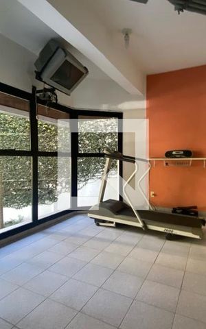 Apartamento à venda com 213m², 5 quartos e 4 vagas Apartamento à venda com 213m², 5 quartos e 4 vagasÁrea comum - Academia