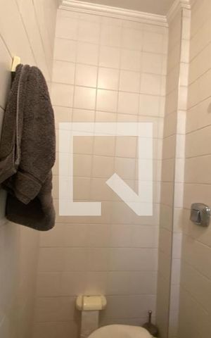 Apartamento à venda com 213m², 5 quartos e 4 vagas Apartamento à venda com 213m², 5 quartos e 4 vagasBanheiro de Serviço