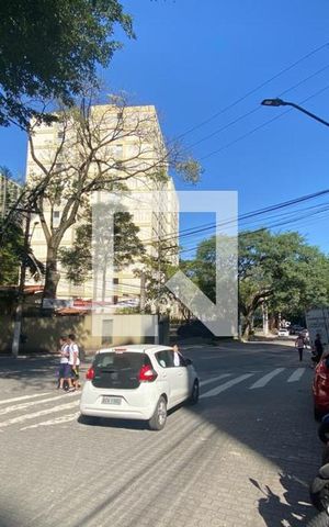 Apartamento à venda com 213m², 5 quartos e 4 vagas Apartamento à venda com 213m², 5 quartos e 4 vagasVista da Rua