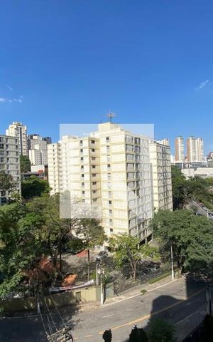 Apartamento à venda com 213m², 5 quartos e 4 vagas Apartamento à venda com 213m², 5 quartos e 4 vagasVista da Sala de Estar