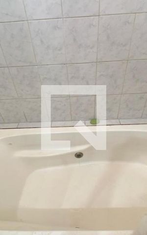 Apartamento à venda com 213m², 5 quartos e 4 vagas Apartamento à venda com 213m², 5 quartos e 4 vagasBanheira