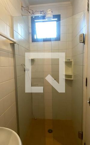 Apartamento à venda com 213m², 5 quartos e 4 vagas Apartamento à venda com 213m², 5 quartos e 4 vagasBanheiro de Serviço